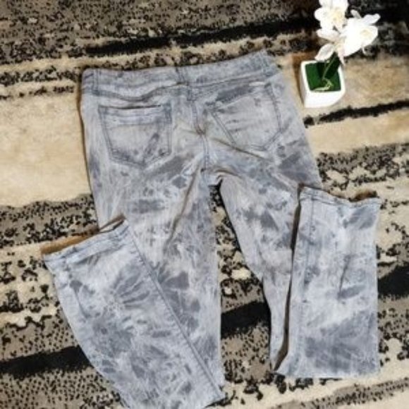 3/$20 a.n.a| Skinny Jeans Size 8/ 29 Silver/Gray - Picture 7 of 7